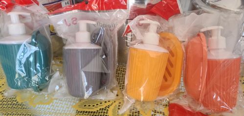 Kit Saboneteira Plástico